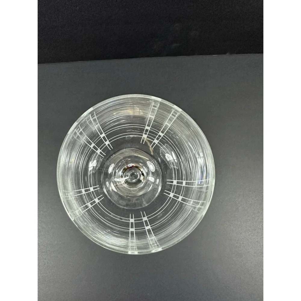 Mikasa Expressions Geometric Square Wine Glass Crystal Plaid 8 3/4